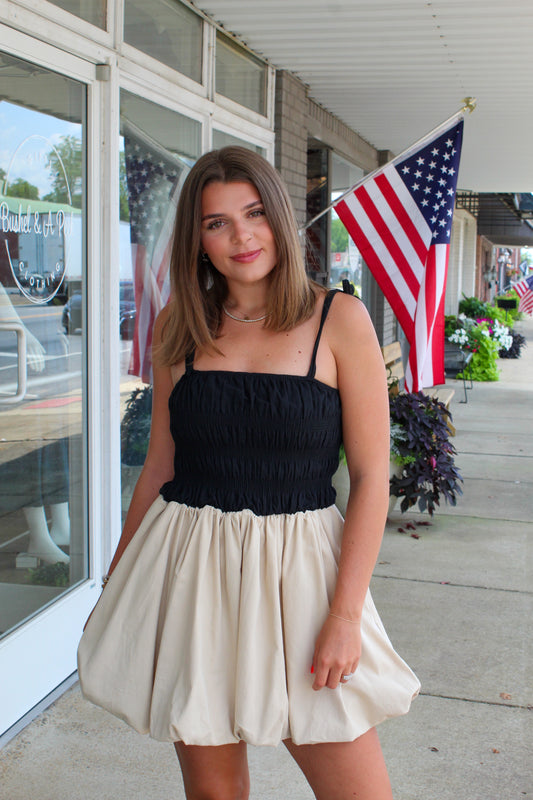 CONTRAST BALLOON DRESS