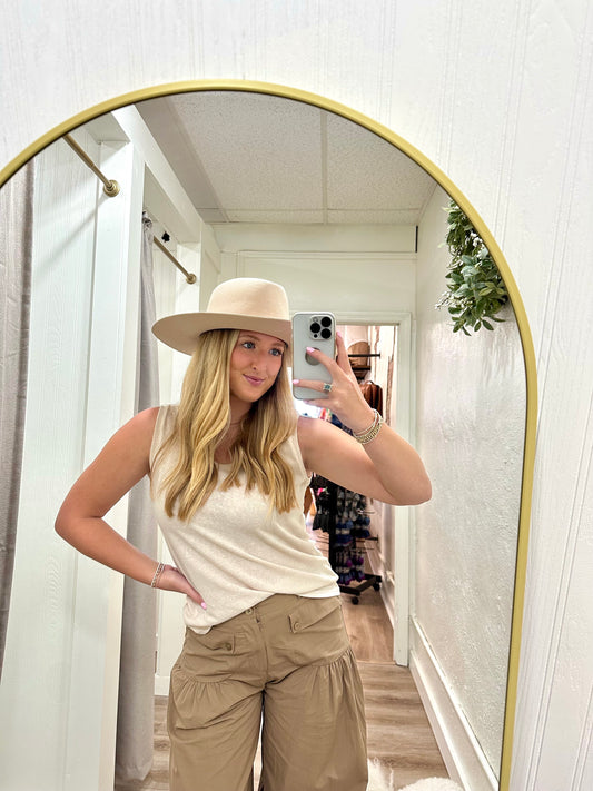 DAKOTA TRIANGLE CROWN