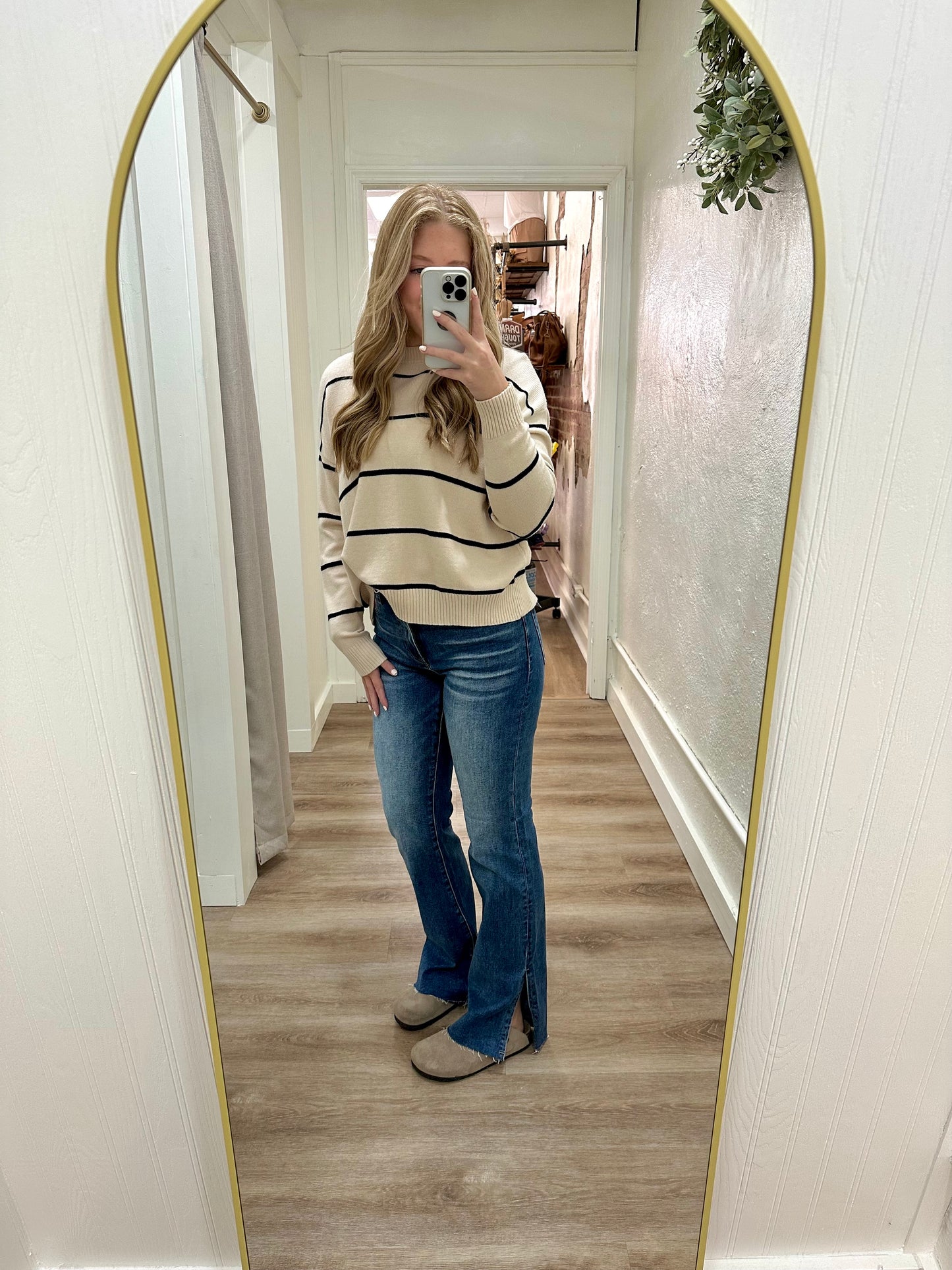 DARK WASH SIDE SLIT JEANS