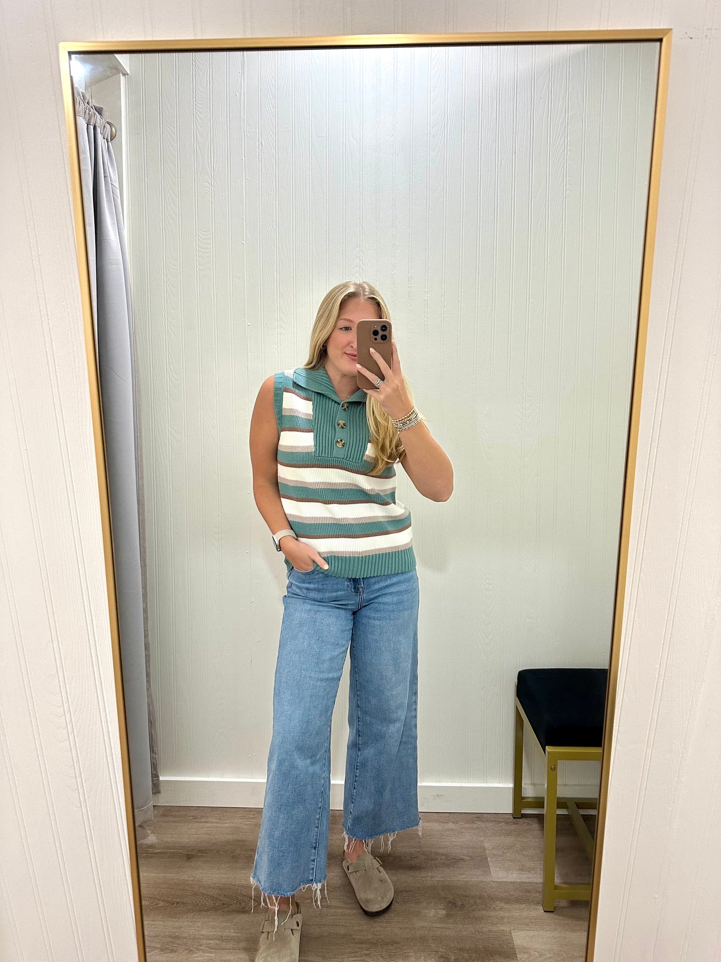 COLLARED SWEATER VEST