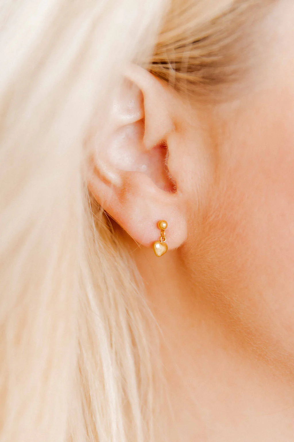 MILLIE HEART- SCREWBACK STUD