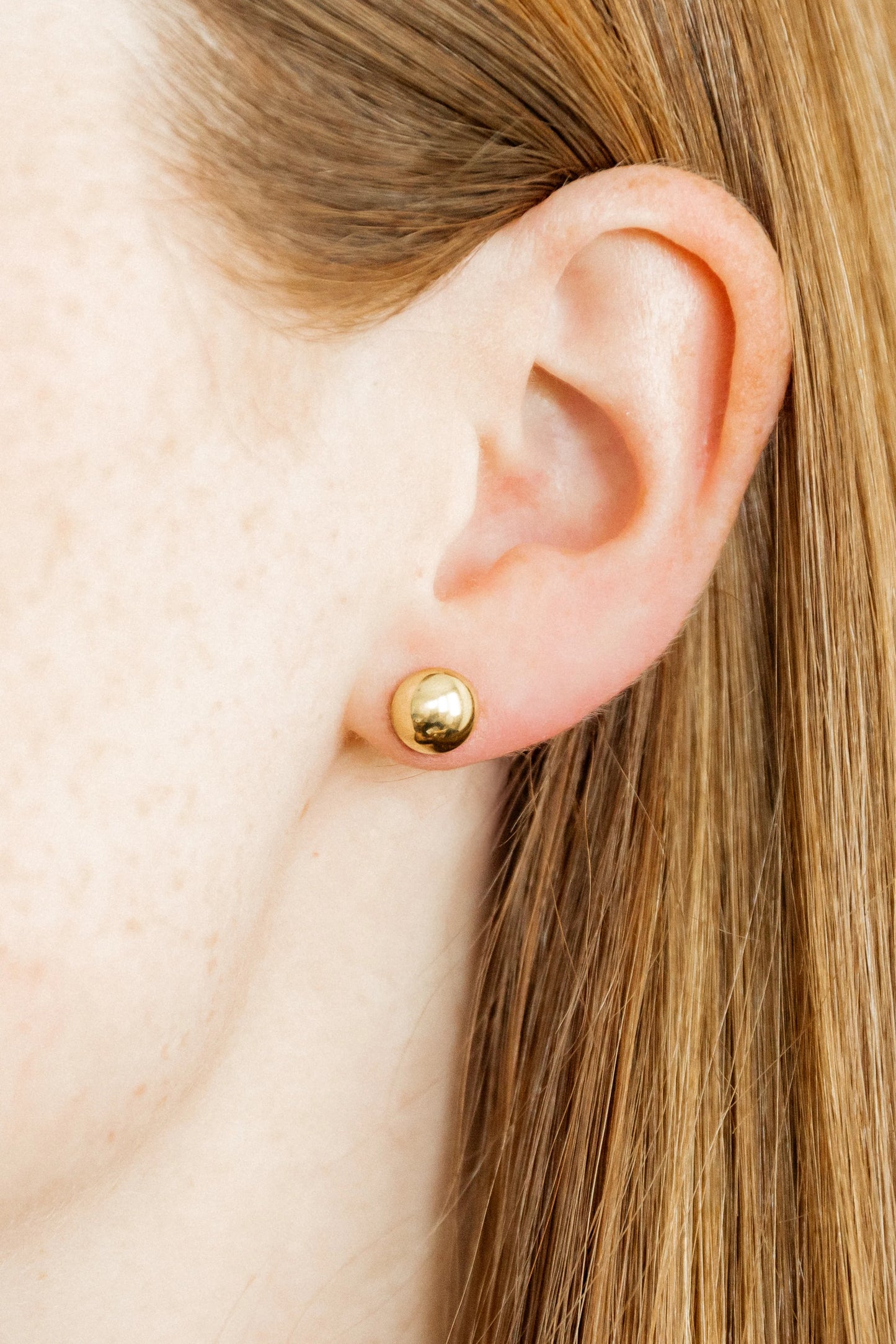 VERA ROUND 6MM- SCREWBACK STUD