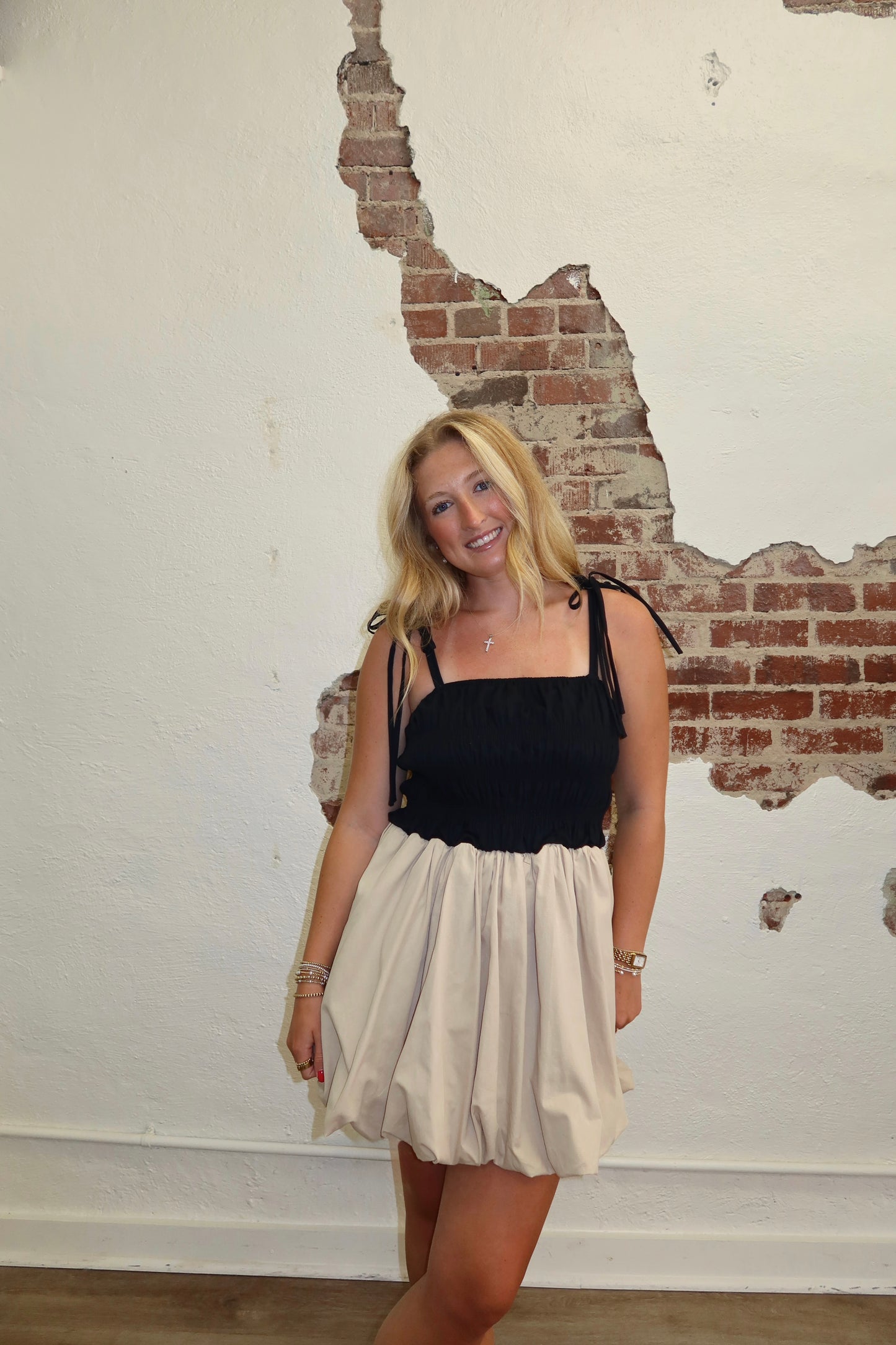 CONTRAST BALLOON DRESS