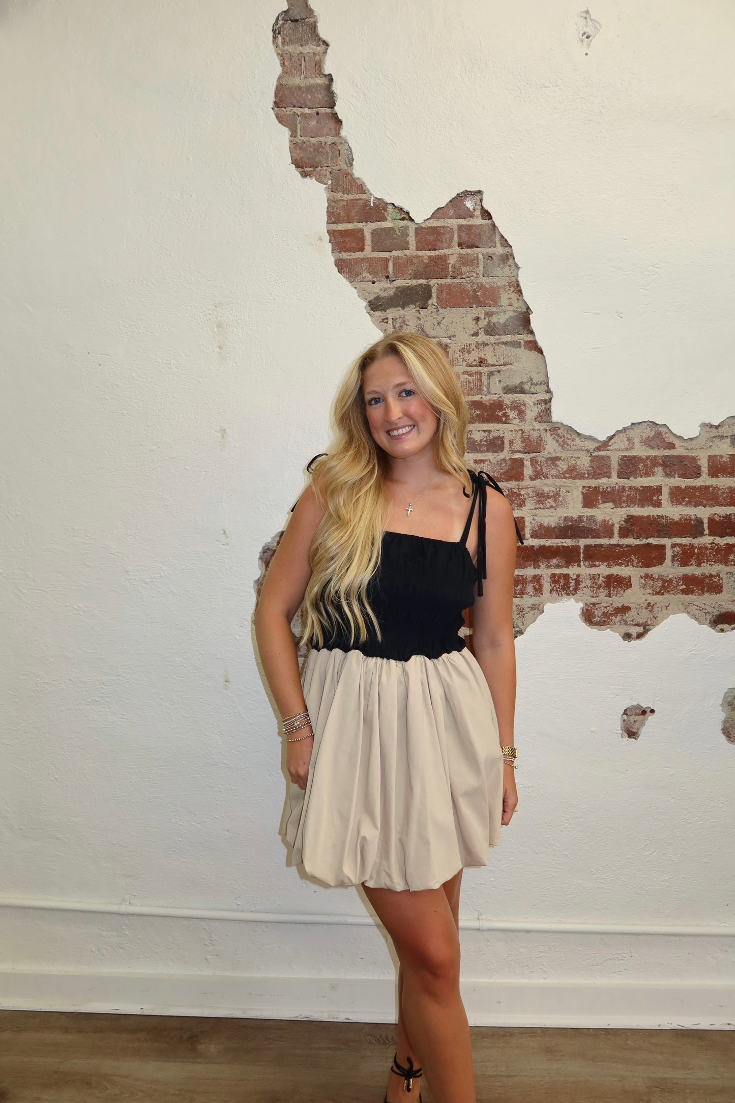 CONTRAST BALLOON DRESS