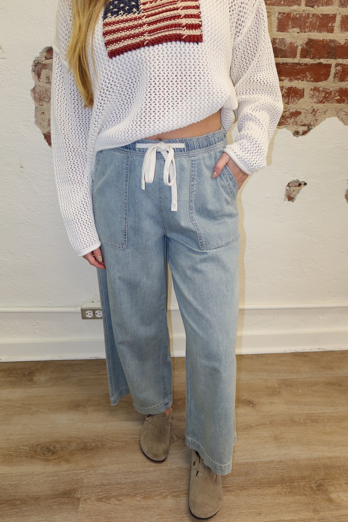 THE EASY JEAN